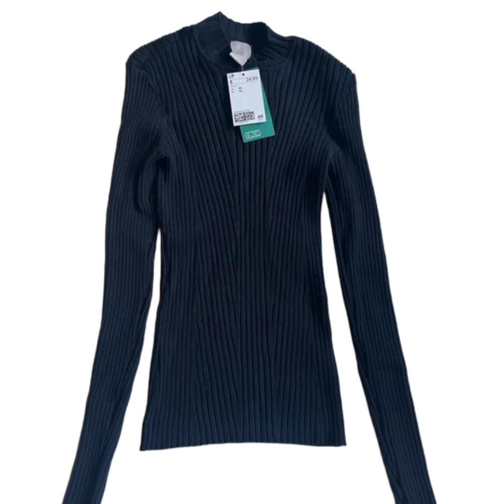 H&M black knit top